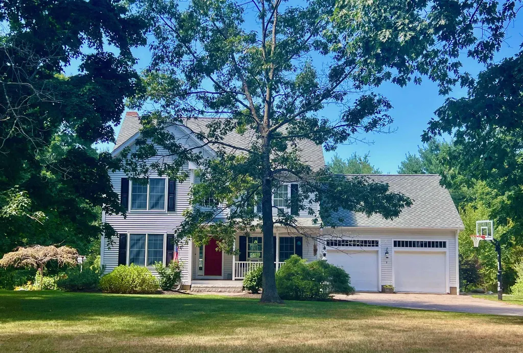 7 Stratham Lane Stratham NH 03885