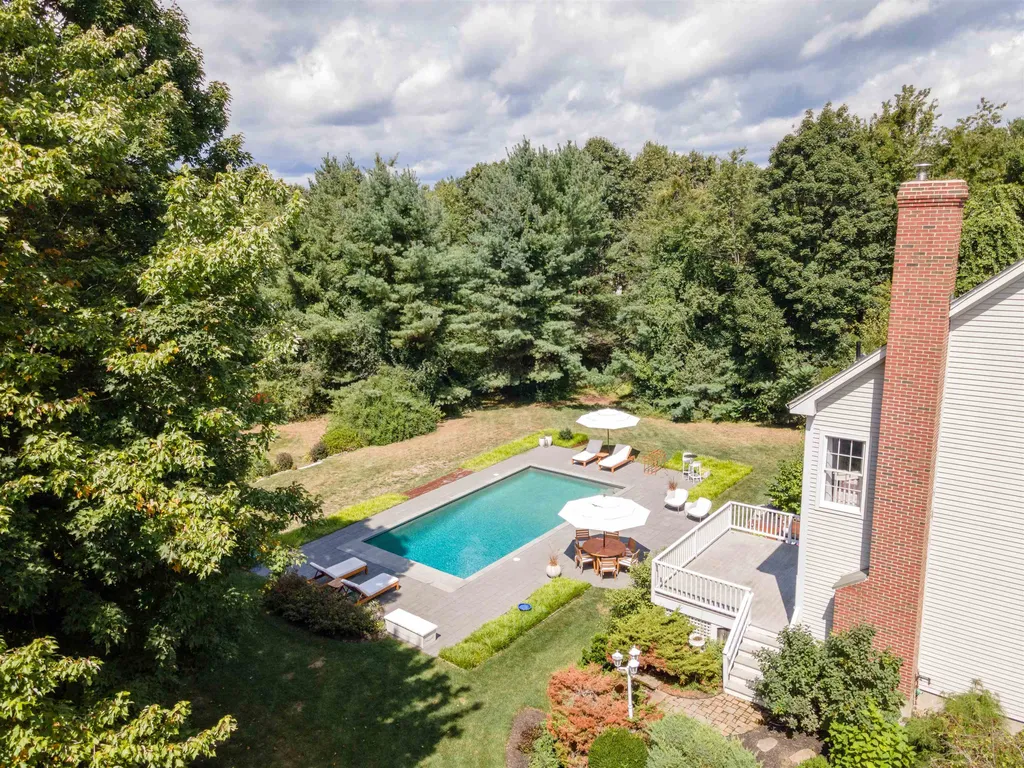 7 Stratham Lane Stratham NH 03885