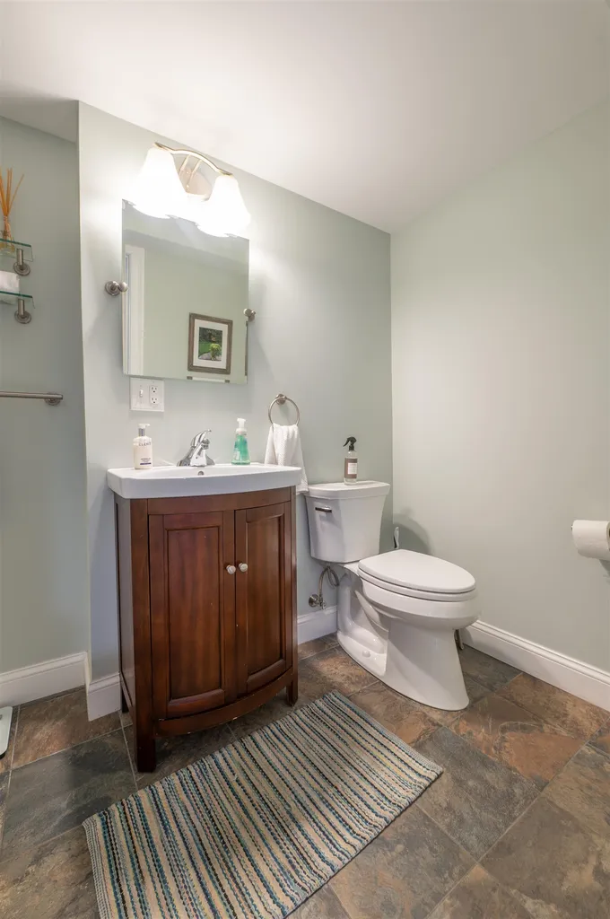 7 Stratham Lane Stratham NH 03885