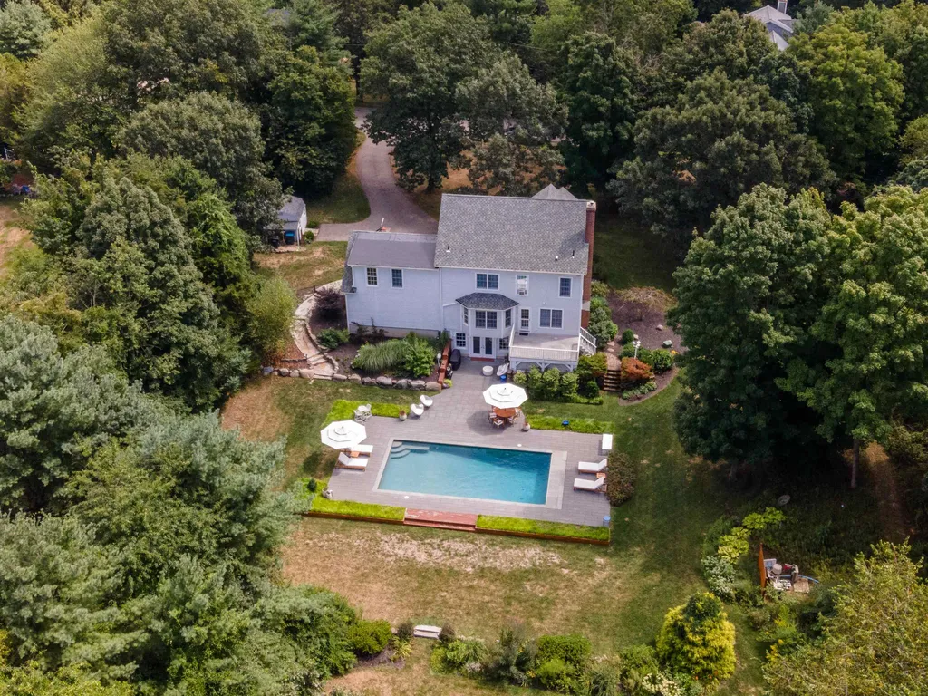 7 Stratham Lane Stratham NH 03885