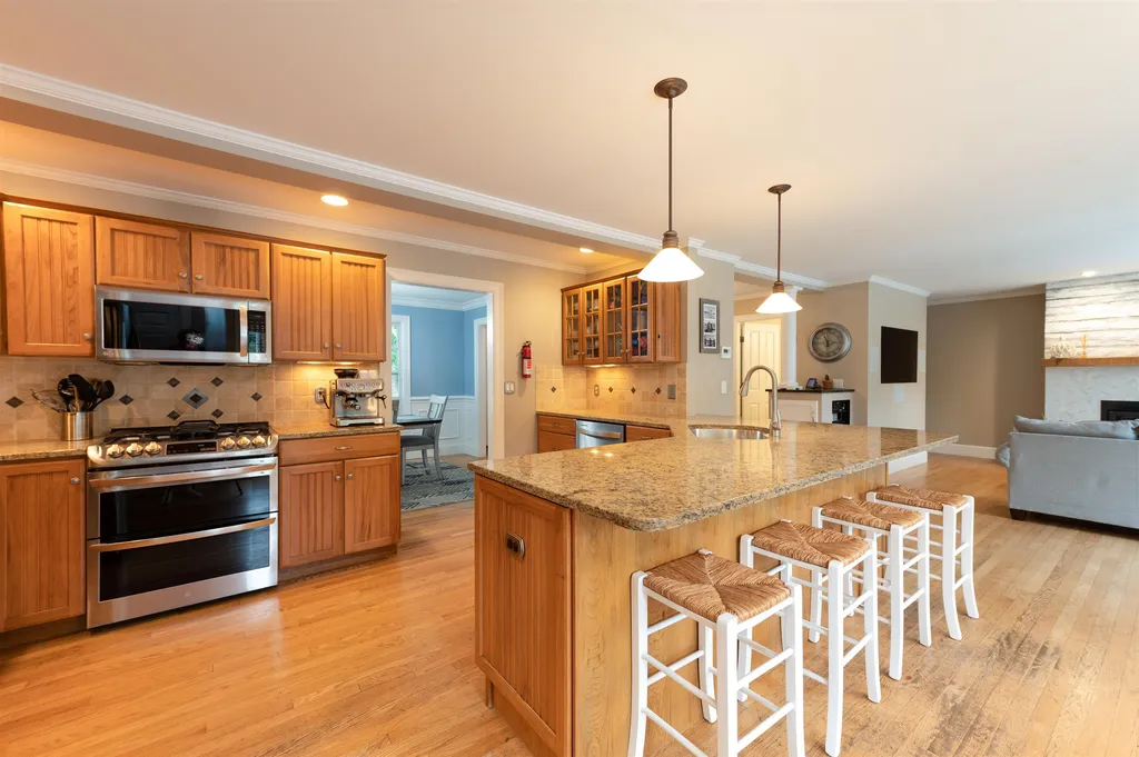 7 Stratham Lane Stratham NH 03885