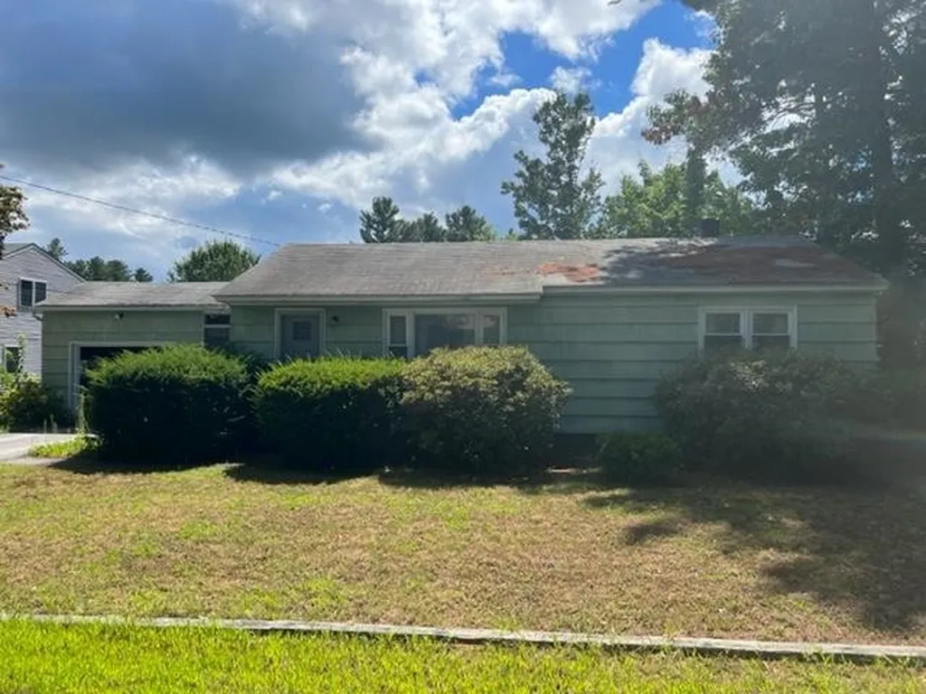 19 Seabee Street Bedford NH 03110