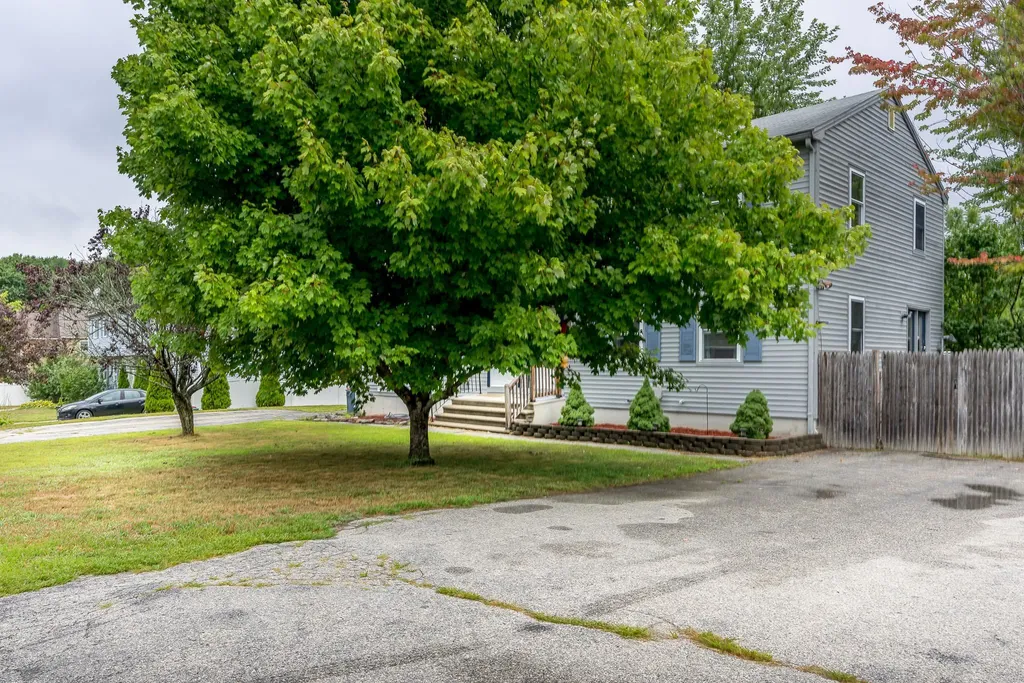 6r Tiger Tail Circle Derry NH 03038