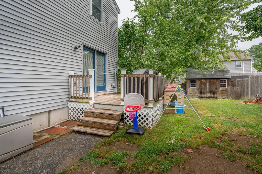 6r Tiger Tail Circle Derry NH 03038