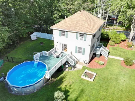 112 Wallace Road Goffstown NH 03045