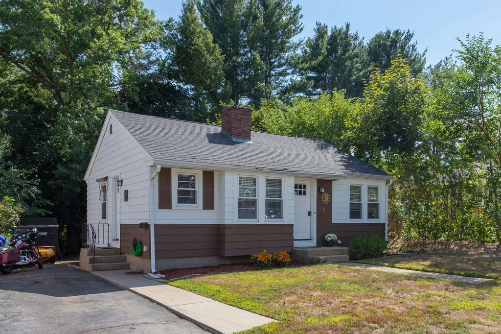 52 Dickey Street Manchester NH 03102