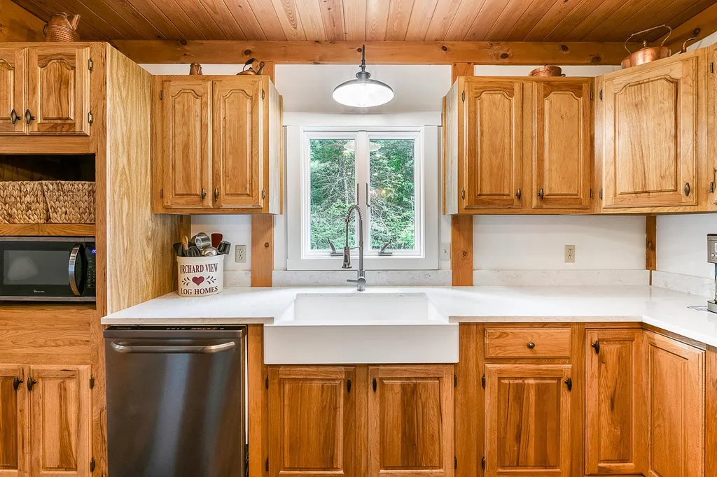 14 Bear Drive Enfield NH 03748