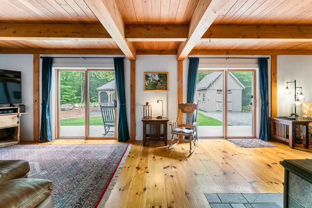14 Bear Drive Enfield NH 03748
