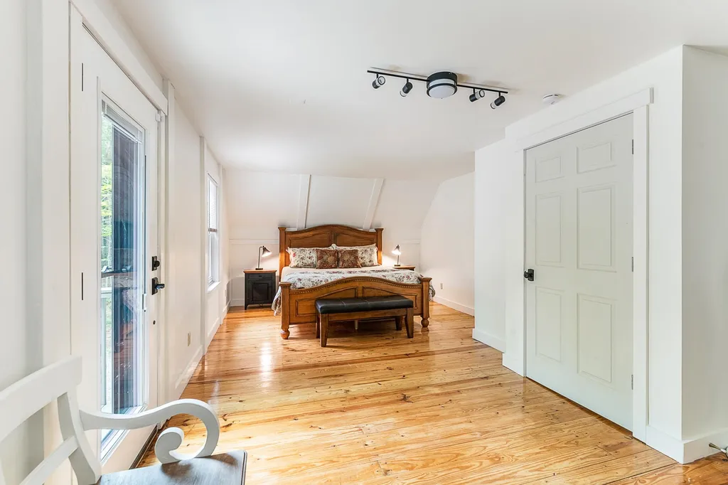 14 Bear Drive Enfield NH 03748