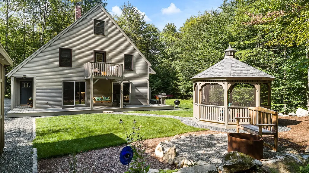 14 Bear Drive Enfield NH 03748