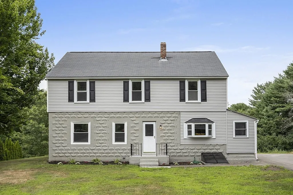 36 Gowing Road Hudson NH 03051