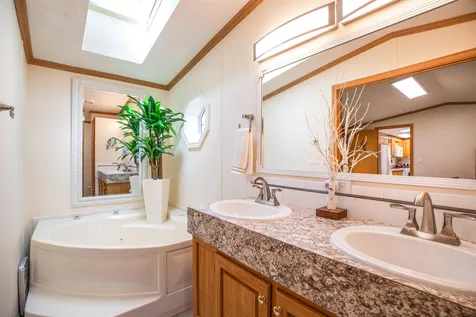 10 Hickory Avenue North Hampton NH 03862