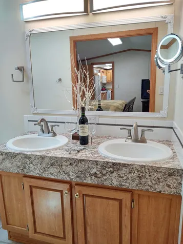 10 Hickory Avenue North Hampton NH 03862