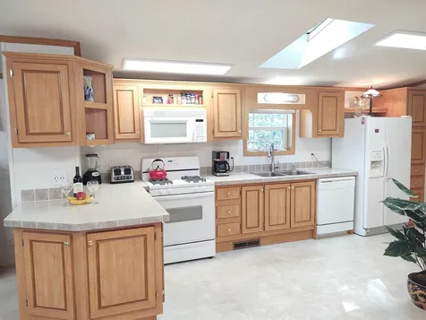 10 Hickory Avenue North Hampton NH 03862