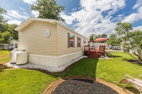 10 Hickory Avenue North Hampton NH 03862