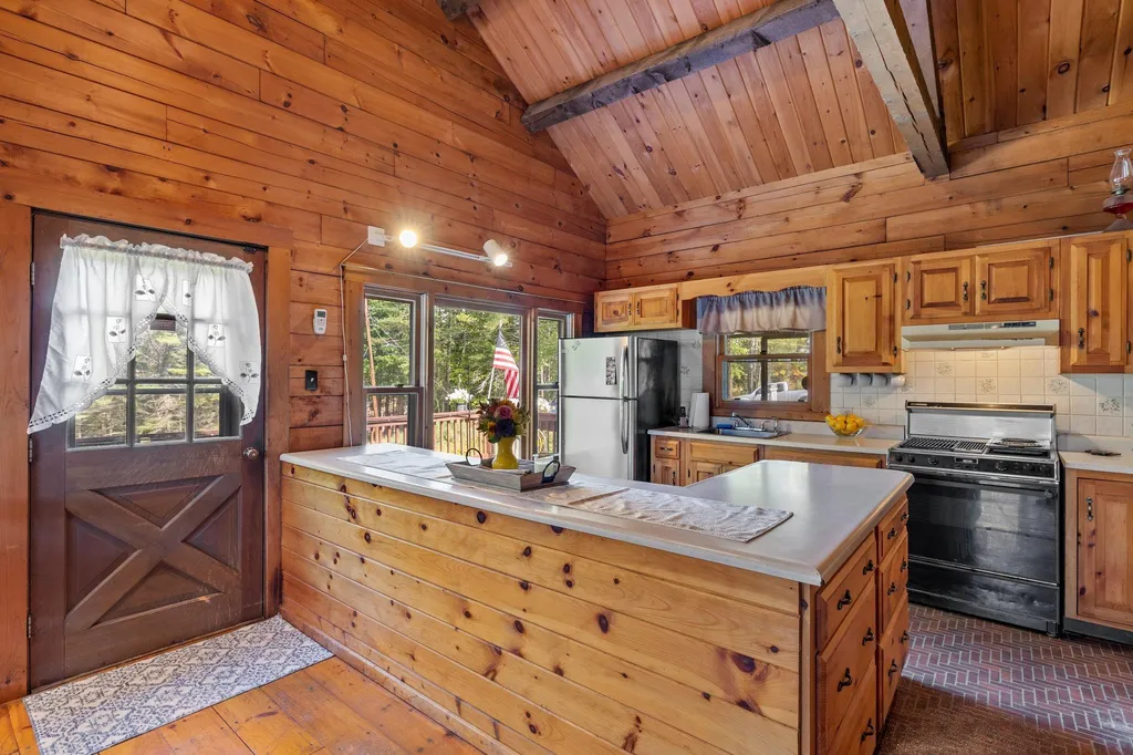 60 Hillcrest Road Moultonborough NH 03254
