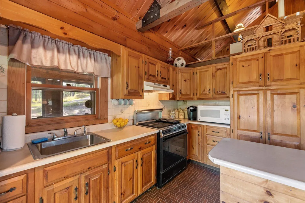 60 Hillcrest Road Moultonborough NH 03254