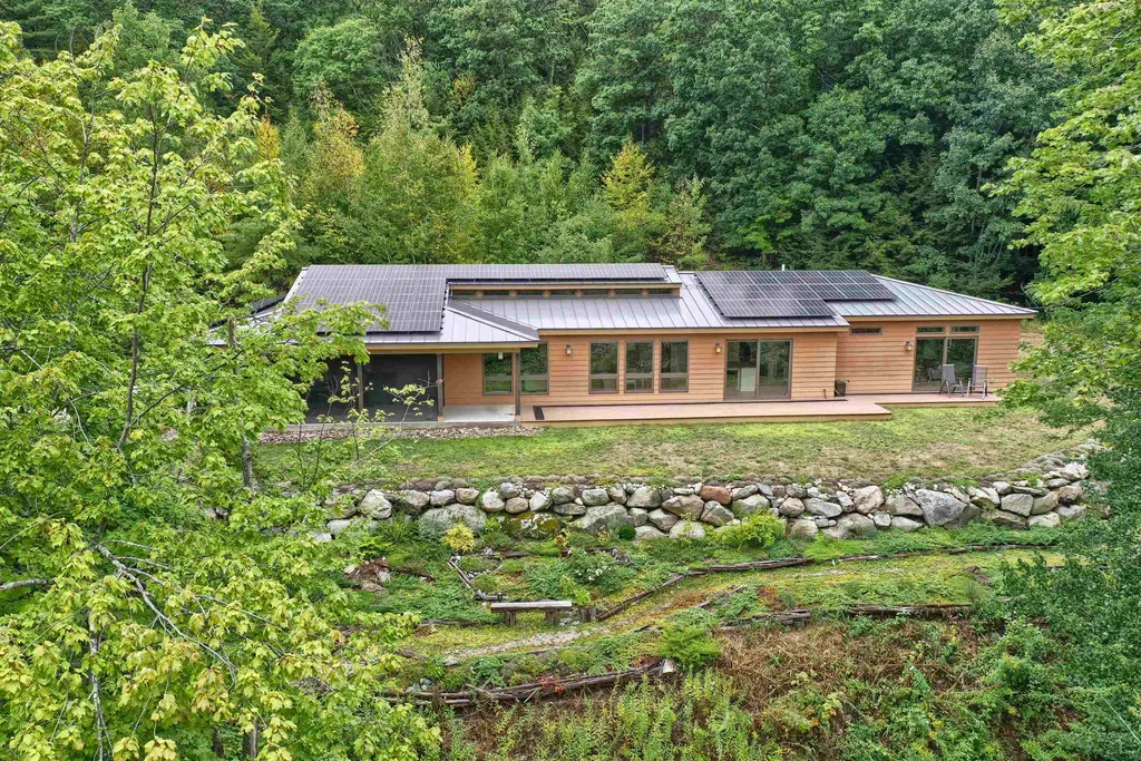 24 Hidden Pond Drive Amherst NH 03031