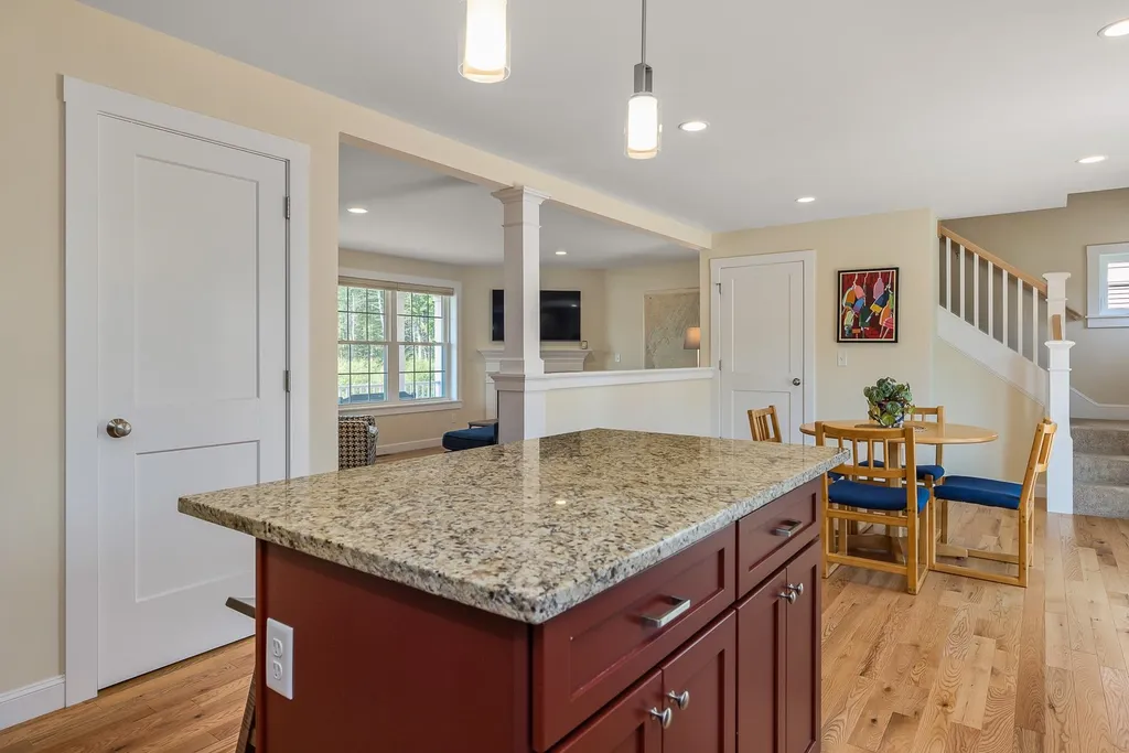 31 Huntington Way Kittery ME 03904