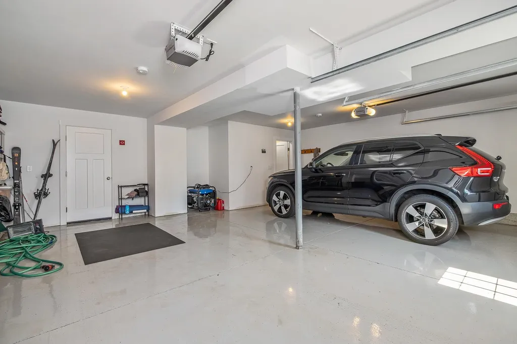 31 Huntington Way Kittery ME 03904