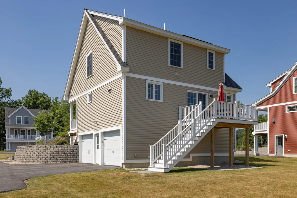 31 Huntington Way Kittery ME 03904