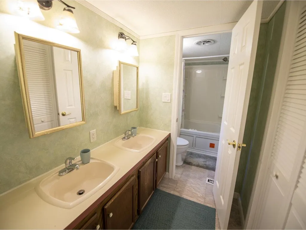 85 Timothy Way Williston VT 05495