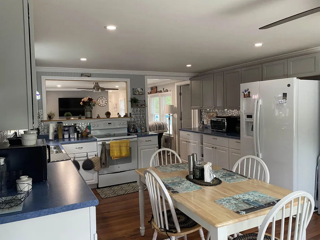 26 Ray Street Gorham NH 03581