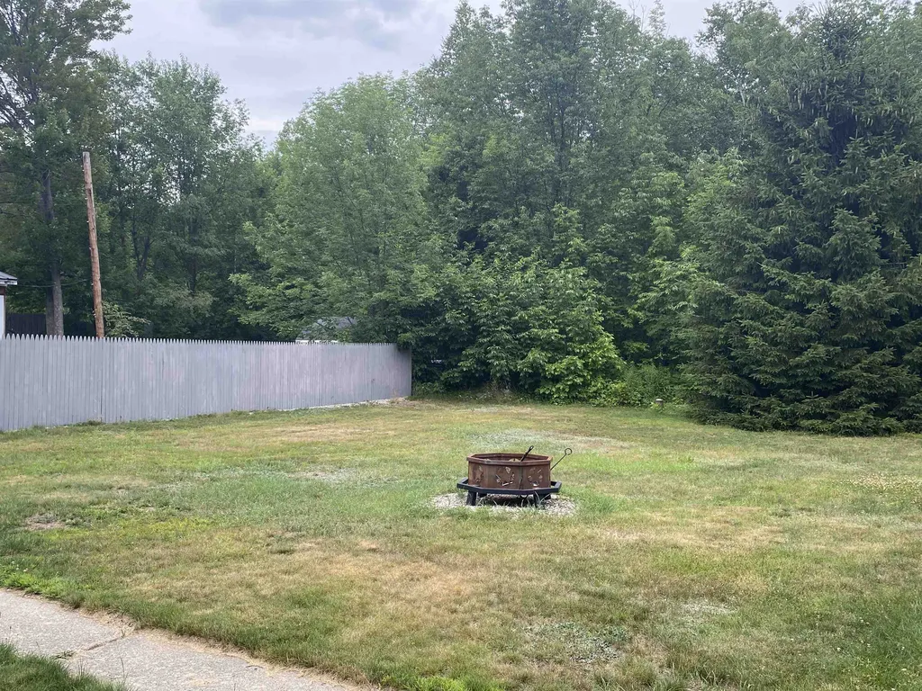 26 Ray Street Gorham NH 03581