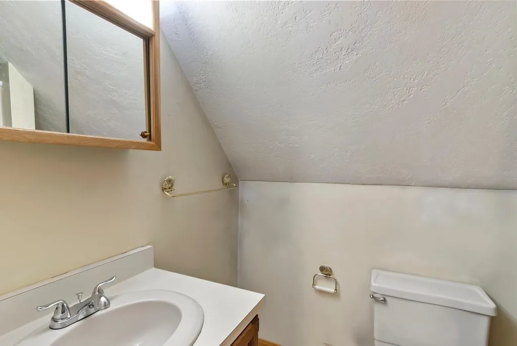 33 Moonlight Drive Newmarket NH 03857