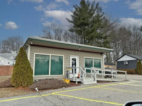 250 - 252 Calef Highway Epping NH 03042