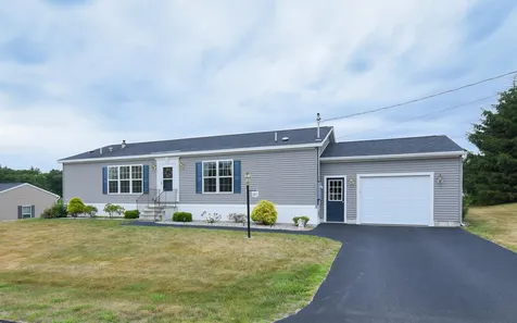101 Freedom Hill Road Hampstead NH 03841