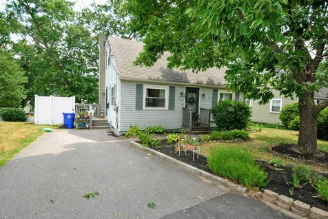21 Boisvert Street Manchester NH 03103