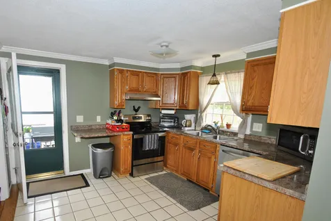 21 Boisvert Street Manchester NH 03103