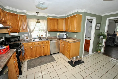 21 Boisvert Street Manchester NH 03103