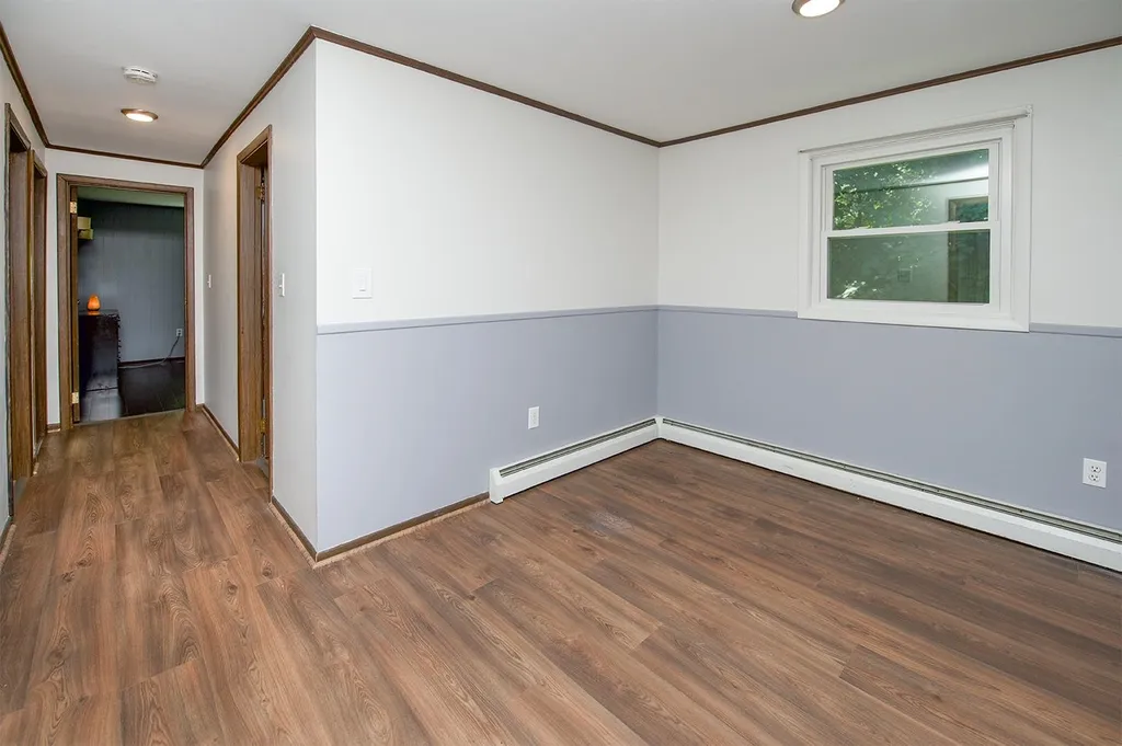 2 Bartlett Street Newton NH 03858