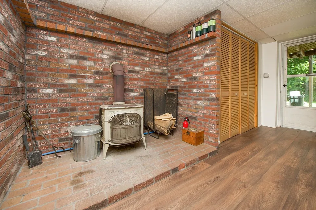 2 Bartlett Street Newton NH 03858