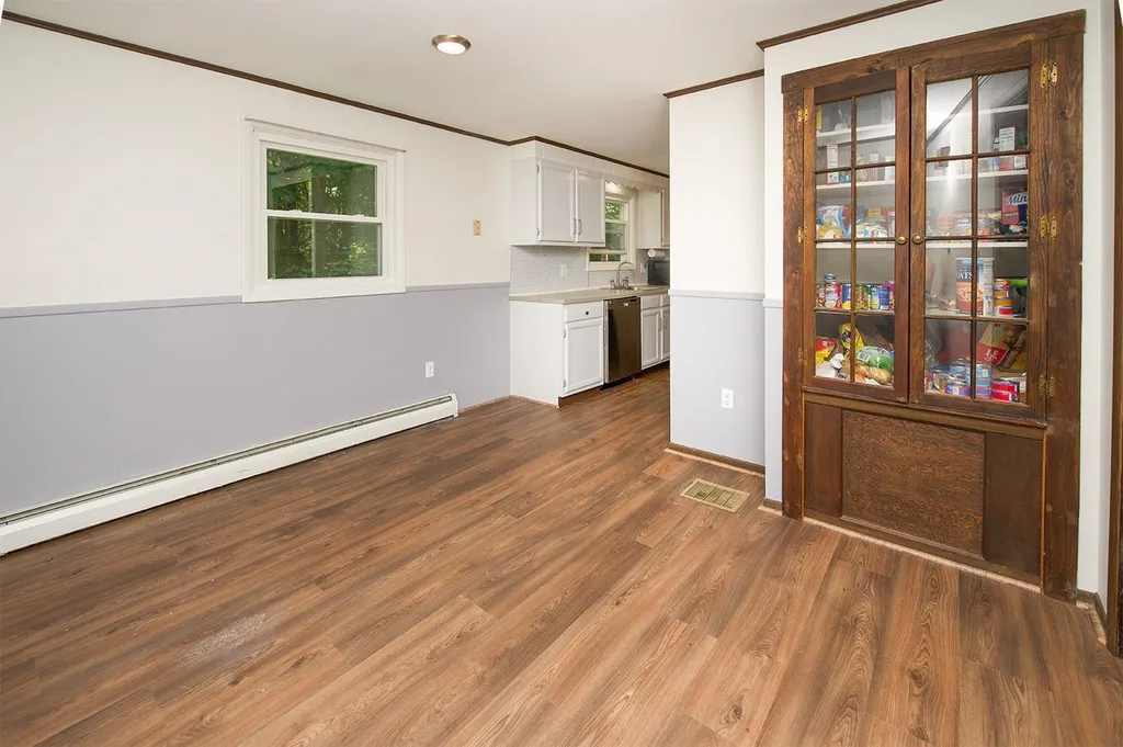 2 Bartlett Street Newton NH 03858