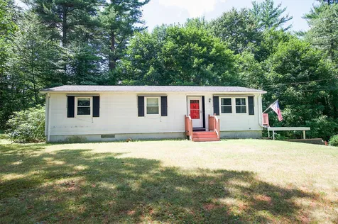 2 Bartlett Street Newton NH 03858