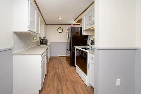 2 Bartlett Street Newton NH 03858