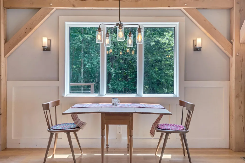 8126 Pomfret Road Pomfret VT 05053