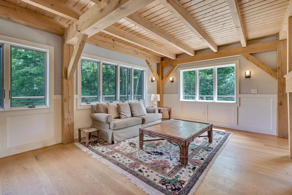 8126 Pomfret Road Pomfret VT 05053