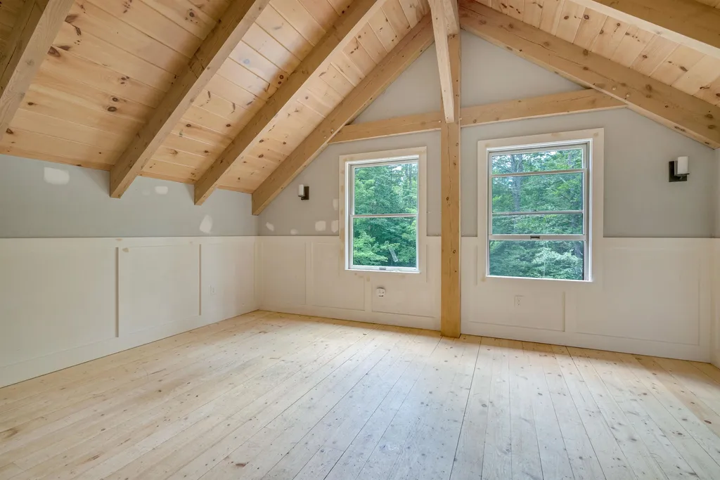 8126 Pomfret Road Pomfret VT 05053