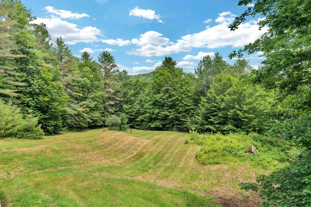 8126 Pomfret Road Pomfret VT 05053