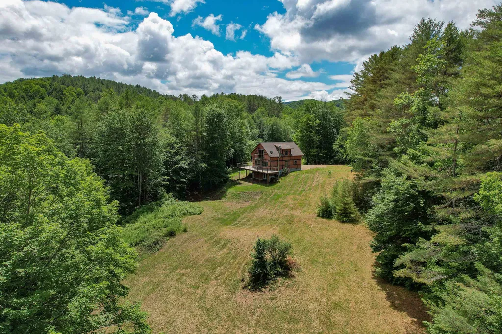 8126 Pomfret Road Pomfret VT 05053
