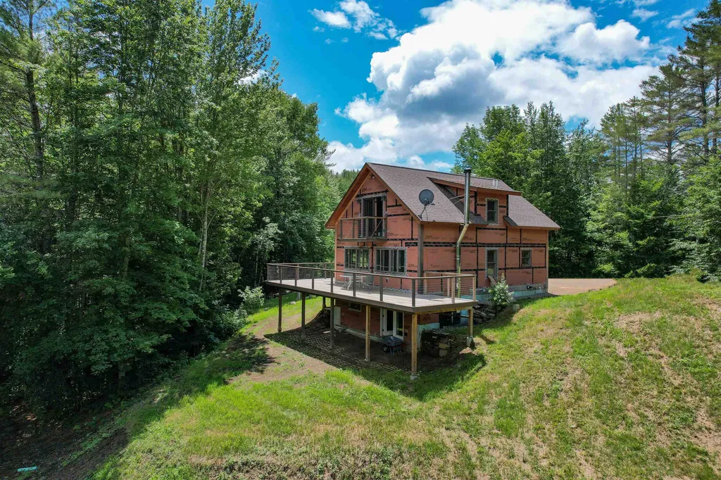 8126 Pomfret Road Pomfret VT 05053