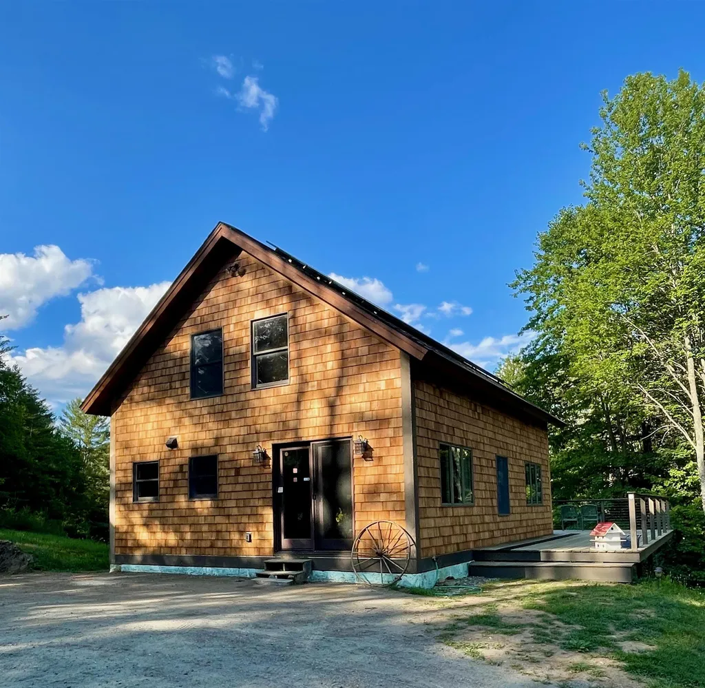 8126 Pomfret Road Pomfret VT 05053