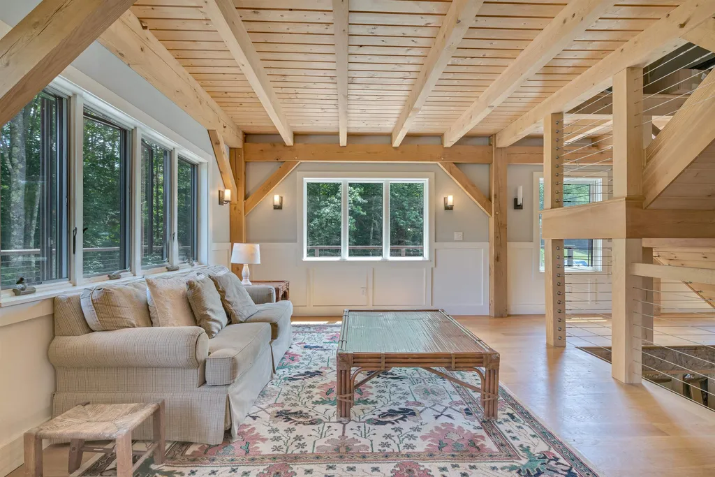 8126 Pomfret Road Pomfret VT 05053
