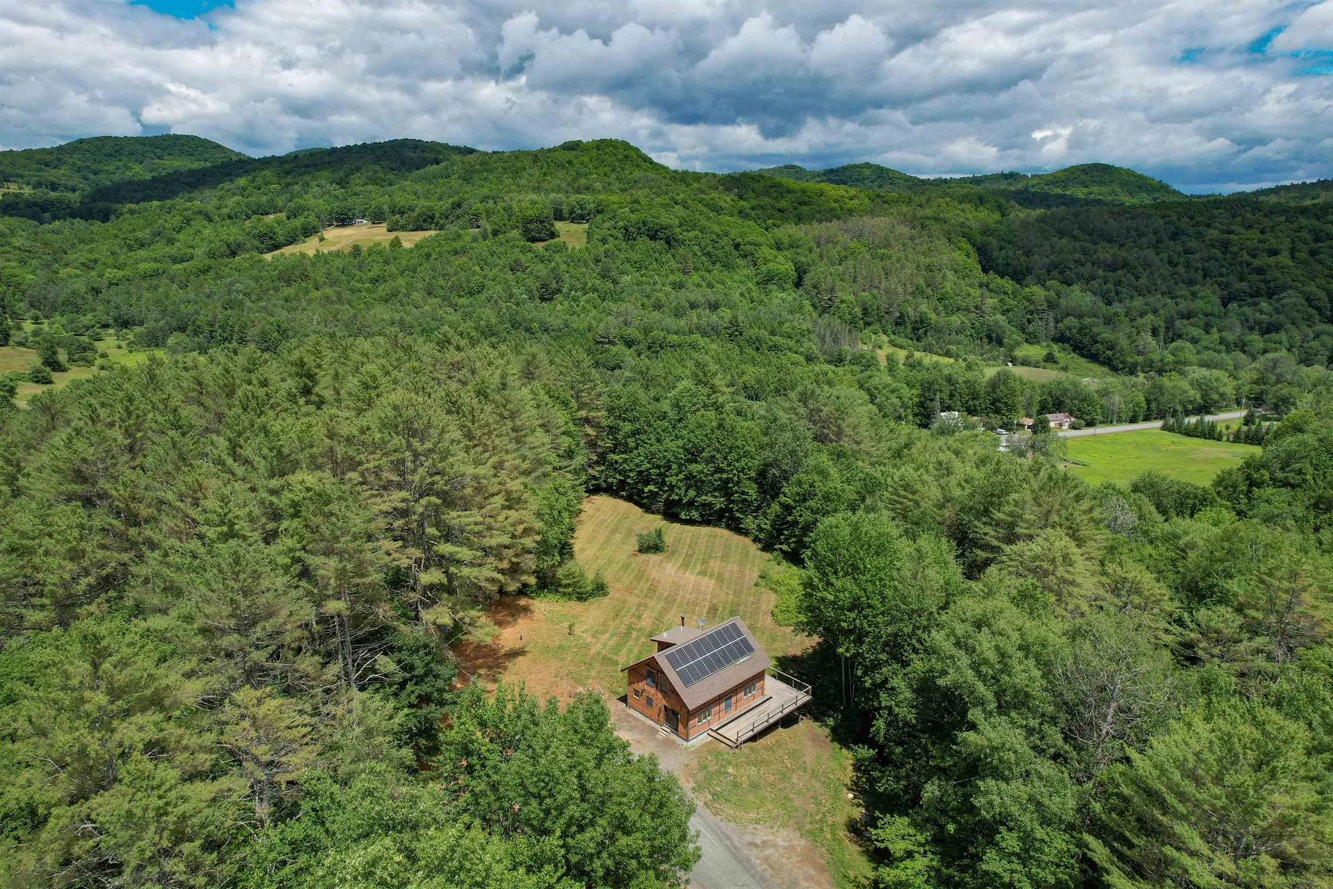 8126 Pomfret Road Pomfret VT 05053