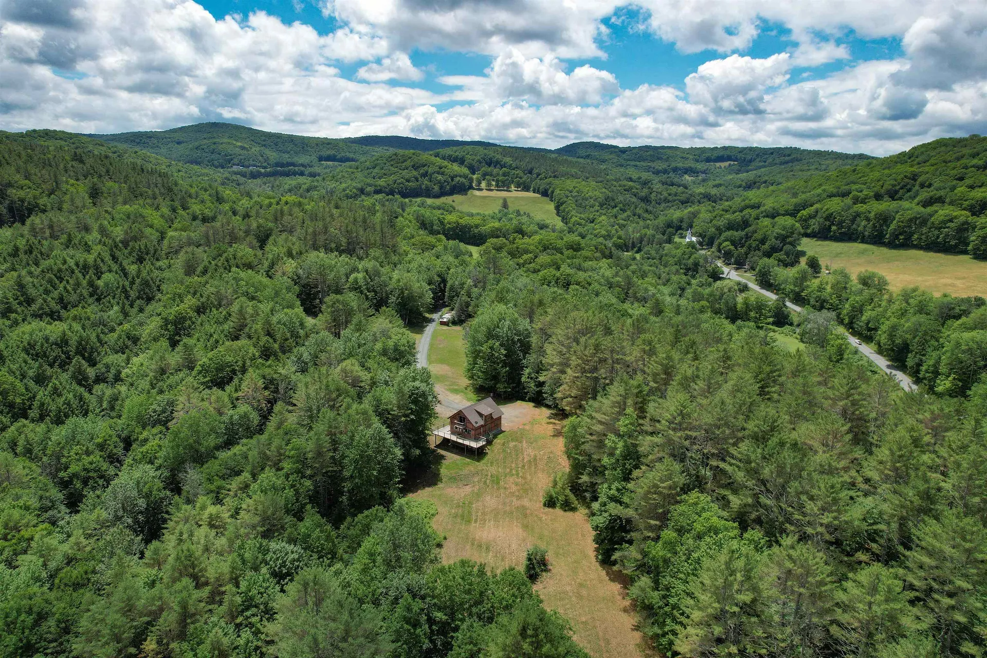 8126 Pomfret Road Pomfret VT 05053