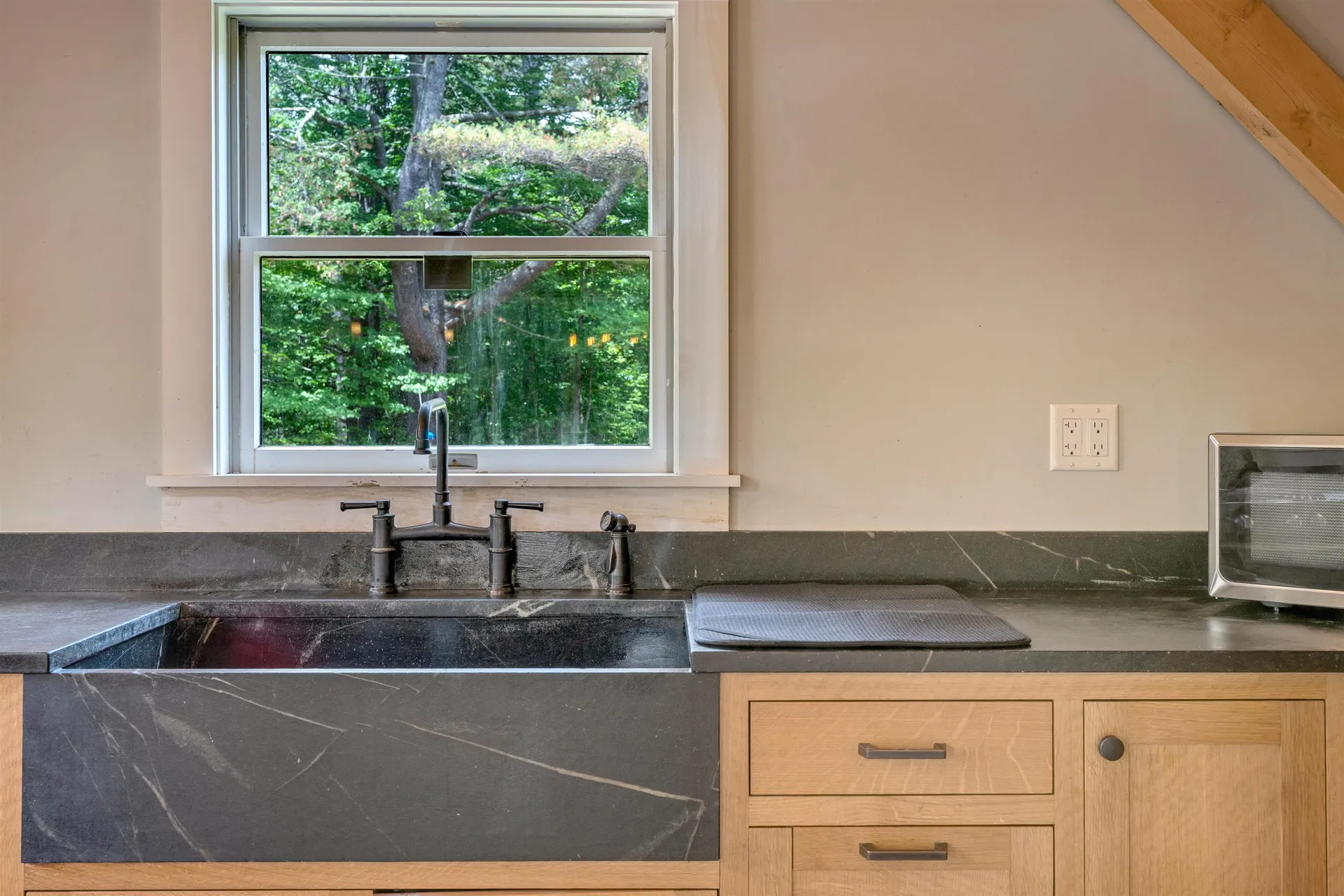 8126 Pomfret Road Pomfret VT 05053